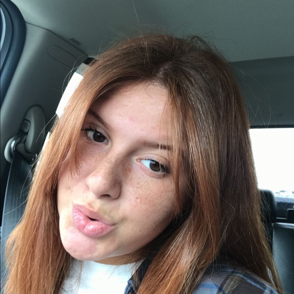 Meet your Posher, Olivia